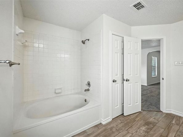 5236  Blue Circle , Haltom City Texas 76137