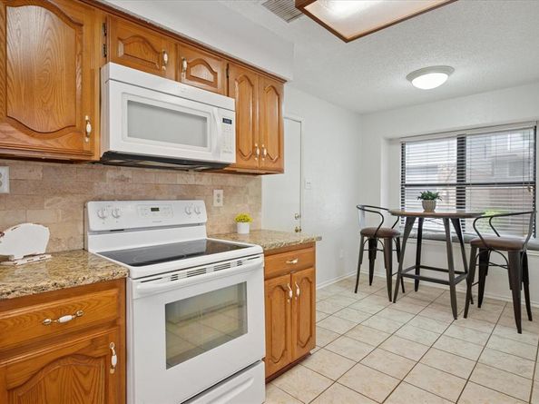 17490  Meandering Way  1203, Dallas Texas 75252
