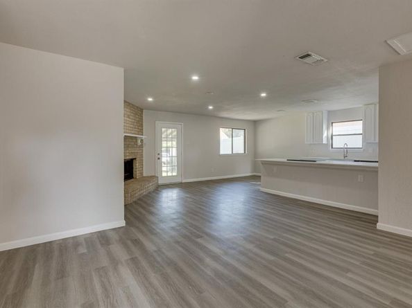 1006  Sleepy Hollow Drive , Garland Texas 75043