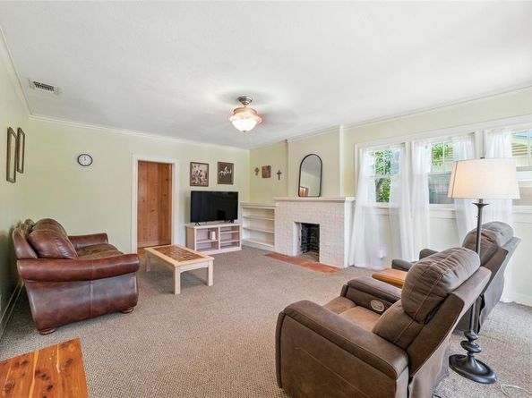 1716  Thomas Place , Fort Worth Texas 76107
