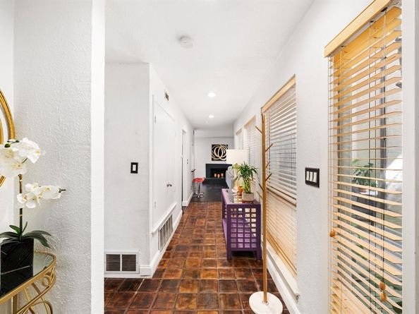 9810  Amberton Parkway , Dallas Texas 75243