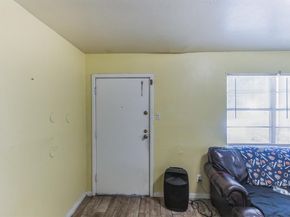 806 N Center Street , Arlington Texas 76011