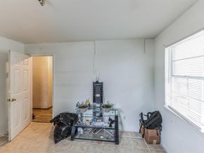 806 N Center Street , Arlington Texas 76011