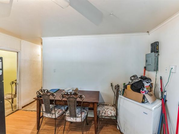 806 N Center Street , Arlington Texas 76011
