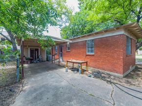 806 N Center Street , Arlington Texas 76011