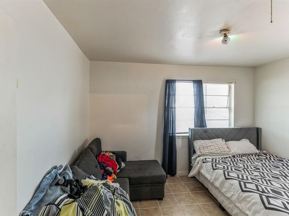 806 N Center Street , Arlington Texas 76011