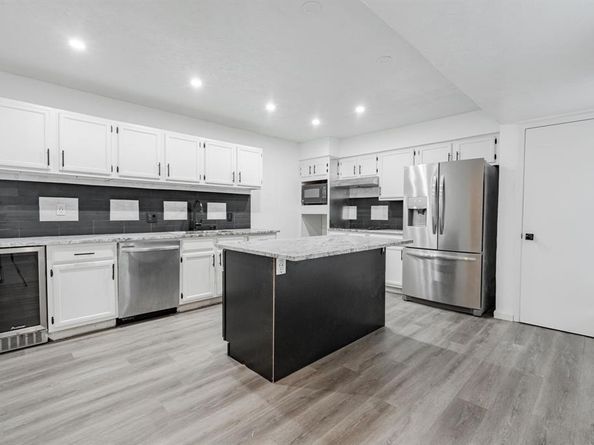 7510  Holly Hill Drive  150, Dallas Texas 75231