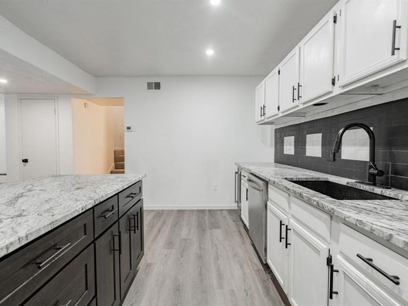 7510  Holly Hill Drive  150, Dallas Texas 75231