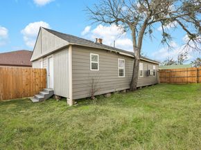 2001  Edmonia Court , Fort Worth Texas 76105