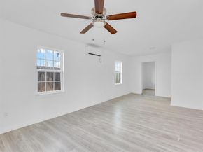 2001  Edmonia Court , Fort Worth Texas 76105