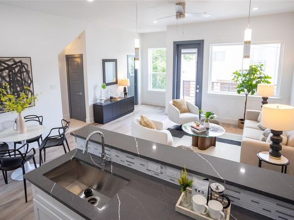 1004  Travis Avenue  14, Fort Worth Texas 76104