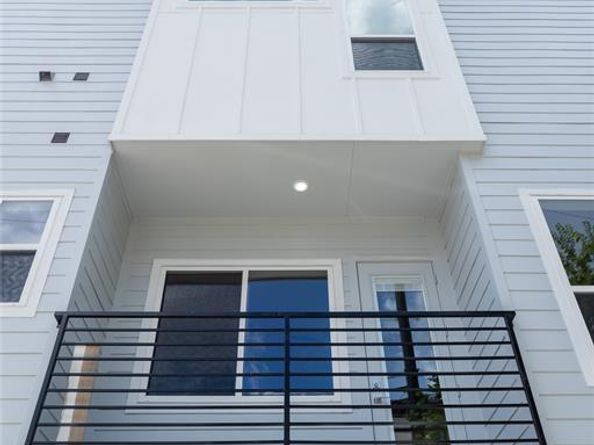 1004  Travis Avenue  14, Fort Worth Texas 76104