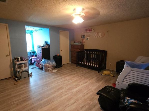 833  James Street , Azle Texas 76020
