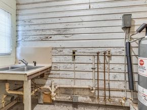 1505  Woods Lane , Haltom City Texas 76117