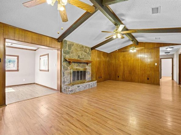 1006 S Clark Road , Cedar Hill Texas 75104