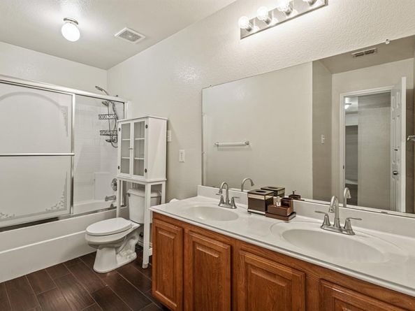 900  Carthage Way , Arlington Texas 76017