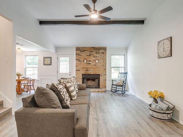 1233  Nicole Way , Fort Worth Texas 76028