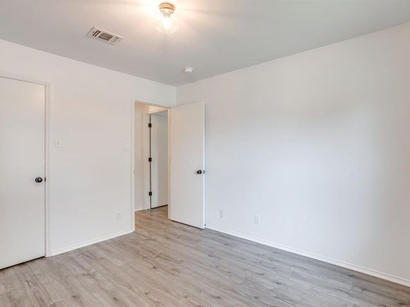 1233  Nicole Way , Fort Worth Texas 76028