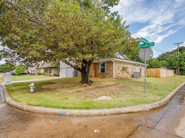 1233  Nicole Way , Fort Worth Texas 76028