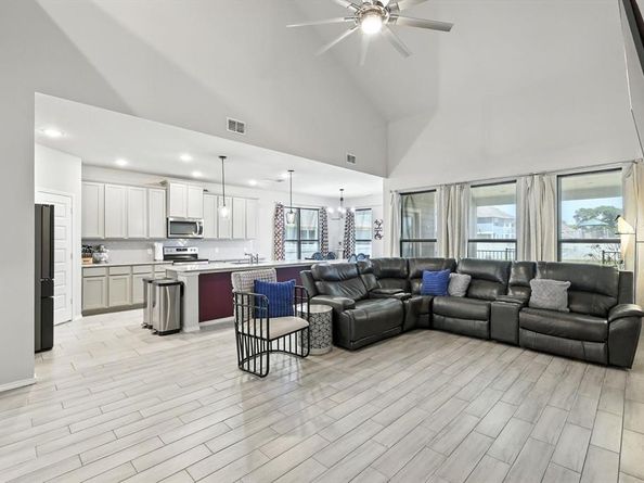 1644  Hinckley Avenue , Providence Village Texas 76227