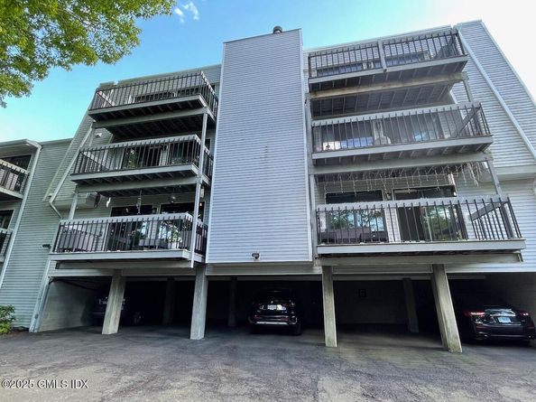 73 Riverside Avenue 3B, Stamford CT 06905