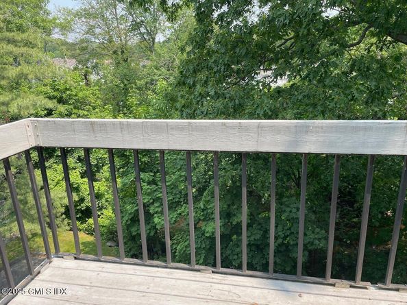 73 Riverside Avenue 3B, Stamford CT 06905