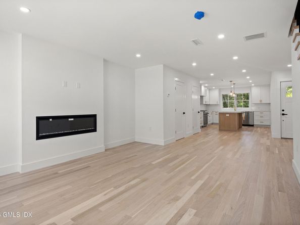 26 Homestead Lane, Greenwich CT 06831