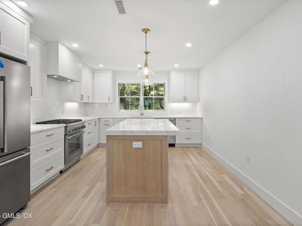 26 Homestead Lane, Greenwich CT 06831