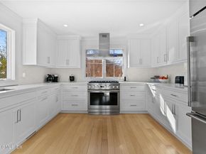 10 Lockwood Road, Riverside CT 06878