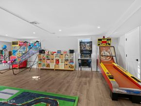 10 Lockwood Road, Riverside CT 06878