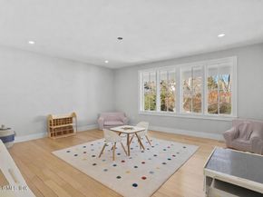 10 Lockwood Road, Riverside CT 06878