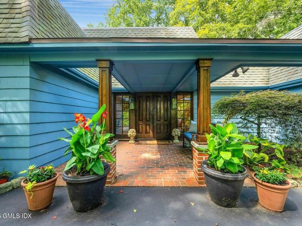 23 Mill Stream Road, Stamford CT 06903