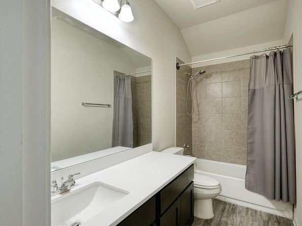 10001 Dalliance LN, Manor TX 78653