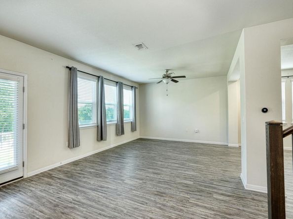10001 Dalliance LN, Manor TX 78653