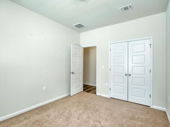 10001 Dalliance LN, Manor TX 78653