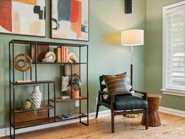 5904 Shoal Creek BLVD, Austin TX 78757