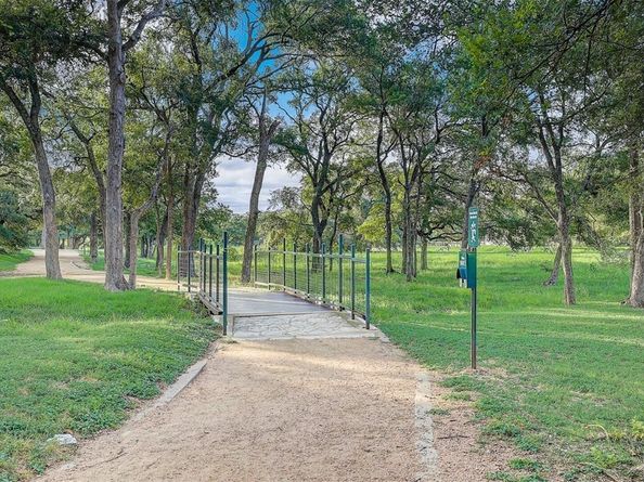 7414 Dallas DR, Austin TX 78729
