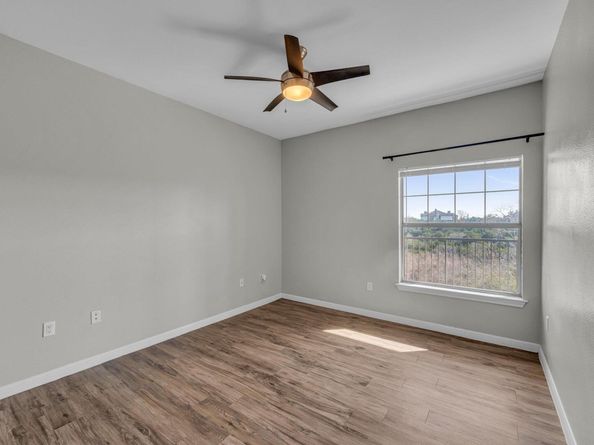 2320 Gracy Farms LN 823, Austin TX 78758