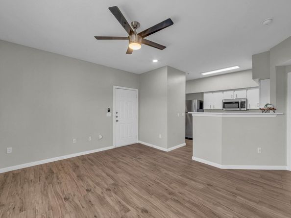 2320 Gracy Farms LN 823, Austin TX 78758