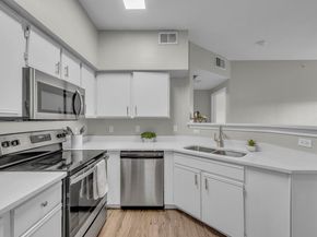 2320 Gracy Farms LN 823, Austin TX 78758