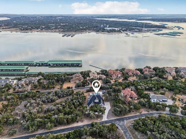 17601 Navigation LN, Lago Vista TX 78645