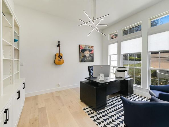 32 Wingreen LOOP, The Hills TX 78738