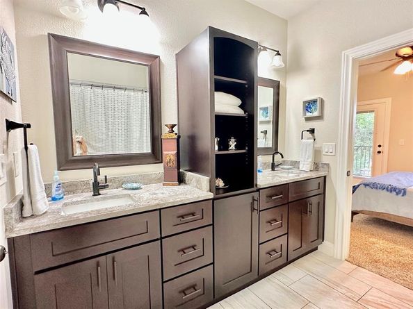 18904 Nicklaus DR, Point Venture TX 78645