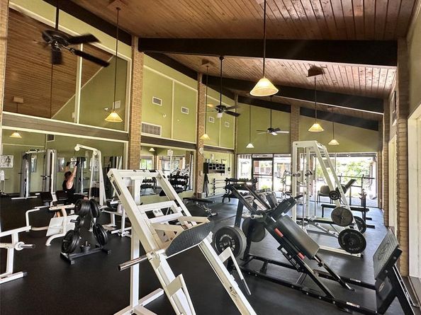 18904 Nicklaus DR, Point Venture TX 78645