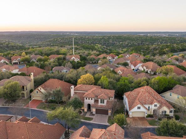 8916 Villa Norte DR, Austin TX 78726