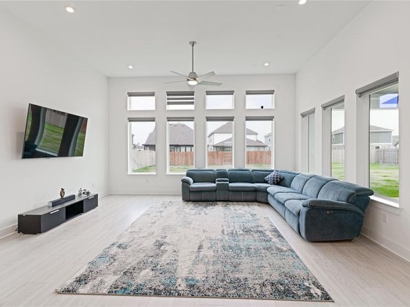 216 Reata Ridge LOOP, Liberty Hill TX 78642