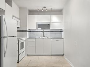 2404 Longview ST 105, Austin TX 78705