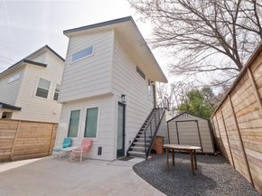 2004 Chestnut Ave 1, Austin TX 78722