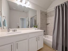 13536 Larrys LN, Manchaca TX 78652