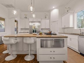 2703 McCullough ST, Austin TX 78703